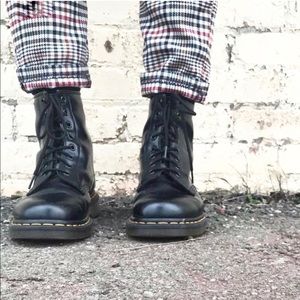 DR. MARTENS Pascal 1460 8-eye boots black SZ 9